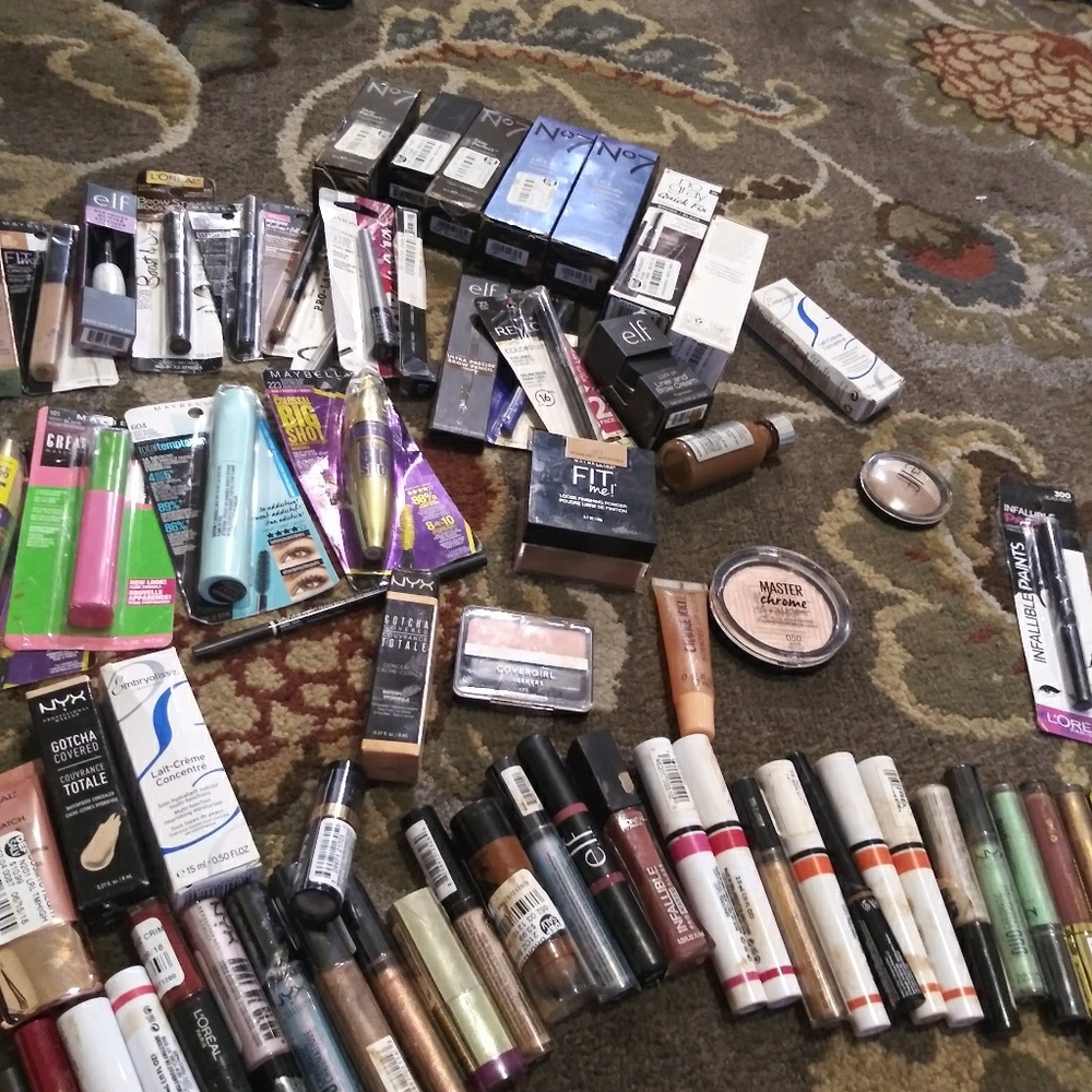 Makeup - Picture 4 of 7
